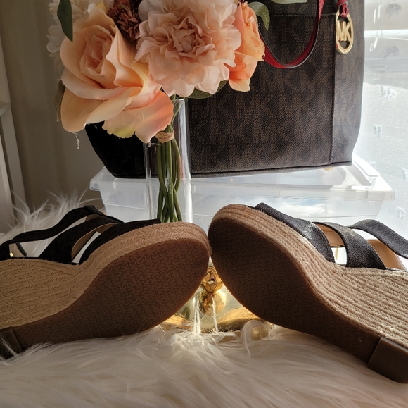 Michael Kors sandal - Picture 7 of 10